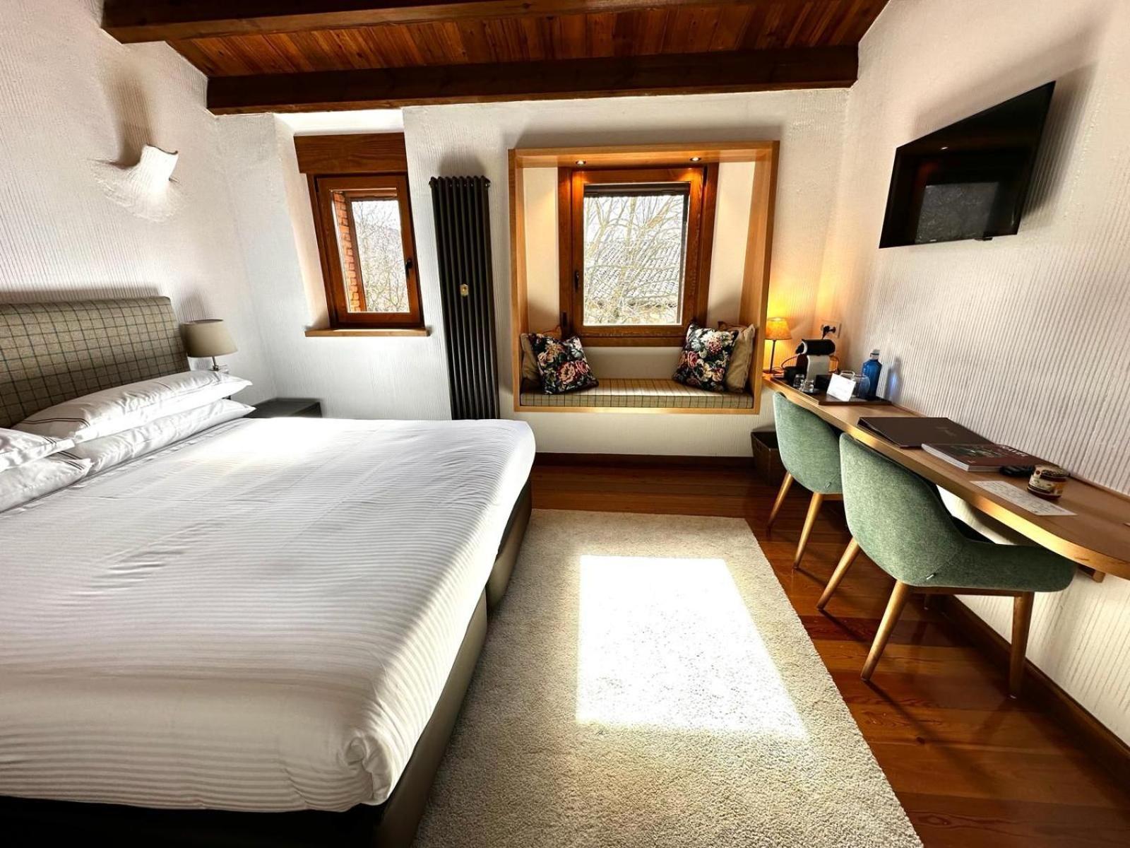 Classic Double Room,1631554119:JPEG